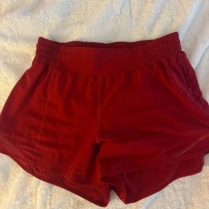 Lululemon Hotty Hot shorts 4”